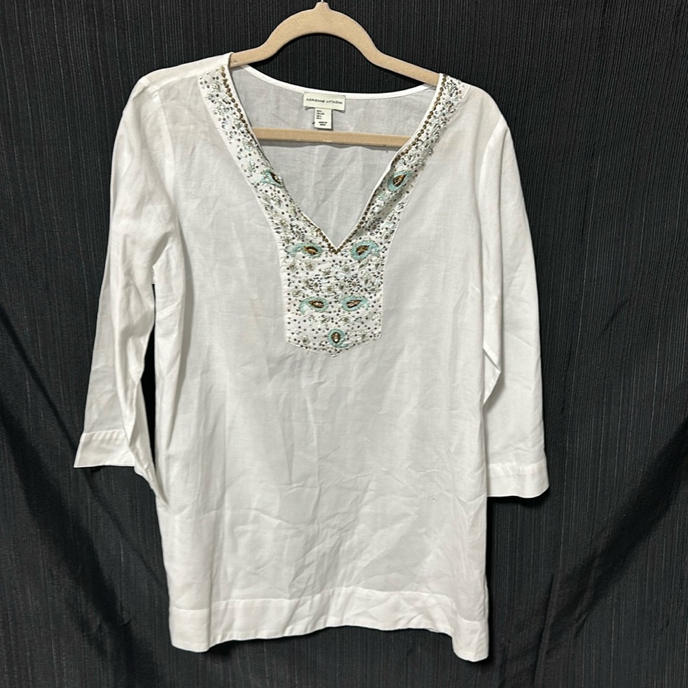 Adrienne Vitta Dini brand White l00% cotton  w/‎ sequence top / Size L / W-7